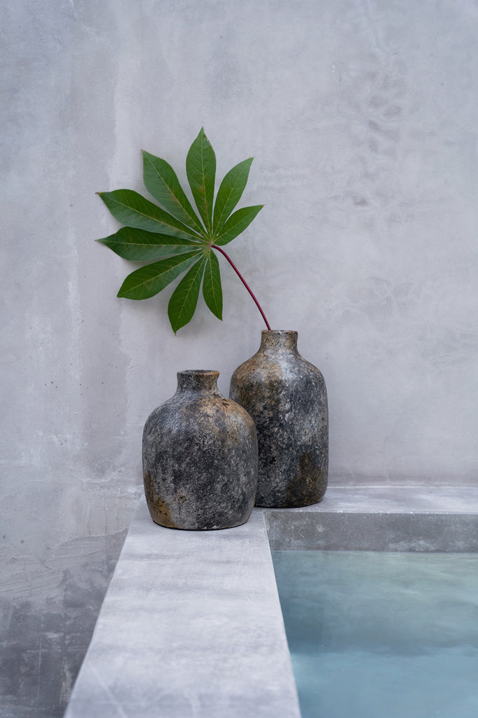 The Classy Vase - Antique Gray - L